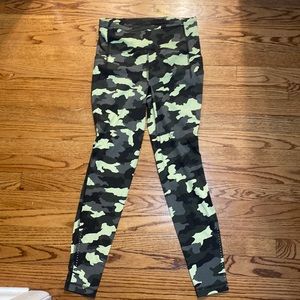 Selling camo lulu leggings